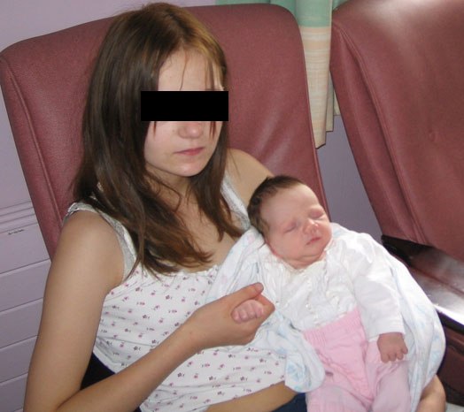 В Якутии 12-летняя школьница родила малыша.